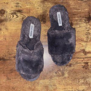 Steve Madden Fuzzy Gray Slippers - Size 9